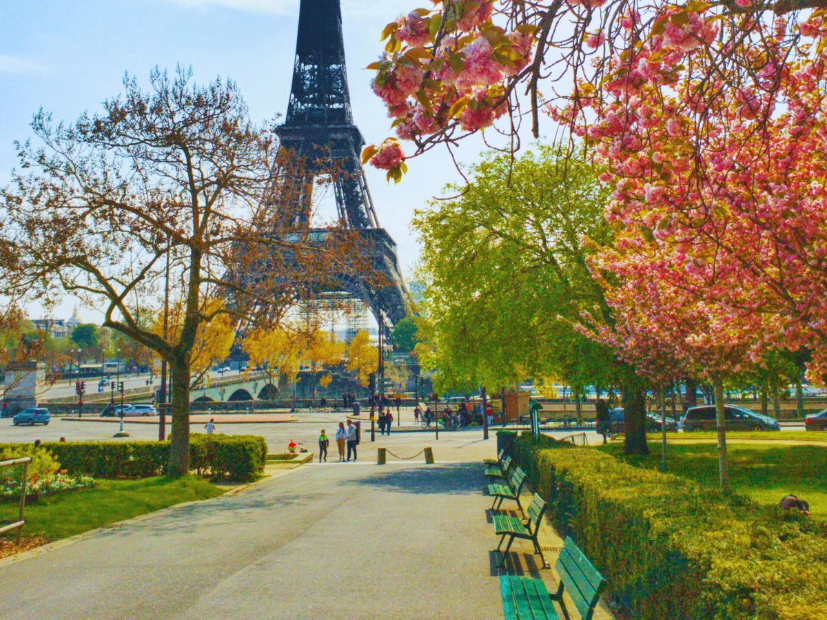 Empty Paris